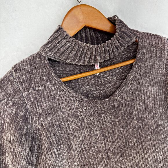 Love By Design SOFT Sweater SMALL Gray Chenille Knit Collar Sexy Cutout DISTRESS - Picture 2 of 16